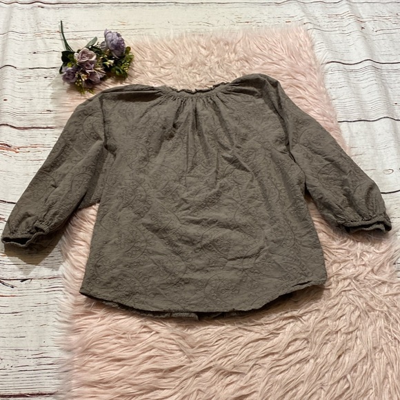 Evereve Eyelet Button Front Sage Green Peasant Top sz S - Picture 9 of 9